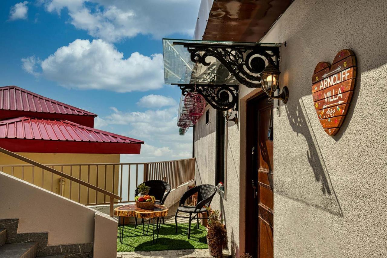 Stayvista At Arncliff Villa 5 Mins From Mall Road Mussoorie Kültér fotó